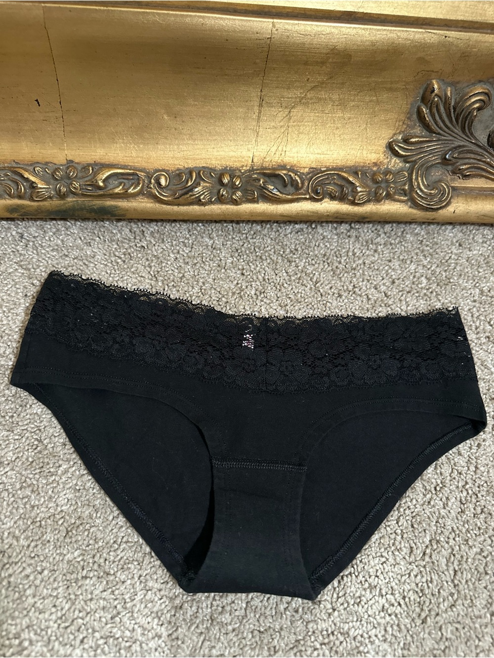 New Pink Victoria's Secret 2011 Extra Low Rise Hipster Size XS Black Lace